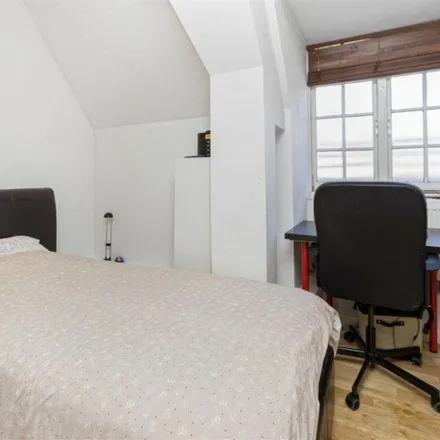 Image 3 - Ossulston Estate, Church Way, London, NW1 1HY, United Kingdom - Apartment for rent