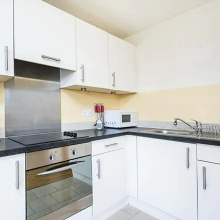 Image 3 - Greyhound Hill, Watford Way, The Hyde, London, NW4 4JE, United Kingdom - Apartment for sale