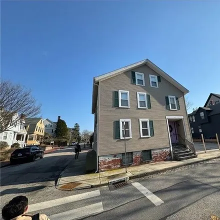 Rent this 4 bed townhouse on 27 Mount Vernon Street in Newport, RI 02840
