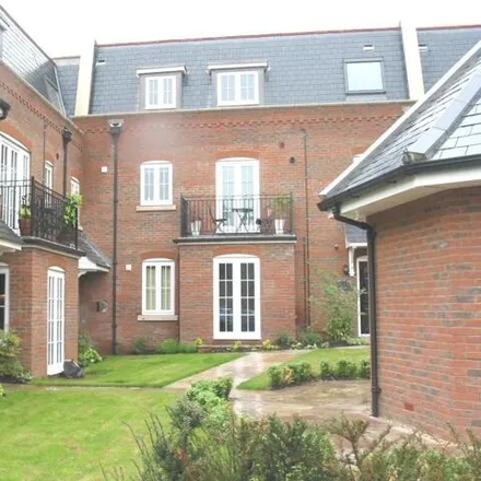 Rent this 2 bed apartment on 1-20 Great North Road in Hatfield, AL9 5BW