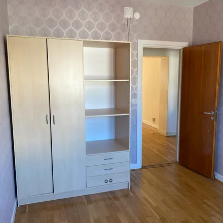 Rent this 2 bed apartment on Södergatan 12B in 462 34 Vänersborg, Sweden