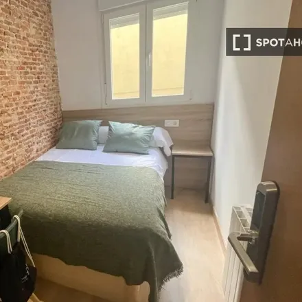 Rent this 1studio room on Cine Bristol in Calle de Melquiades Biencinto, 8