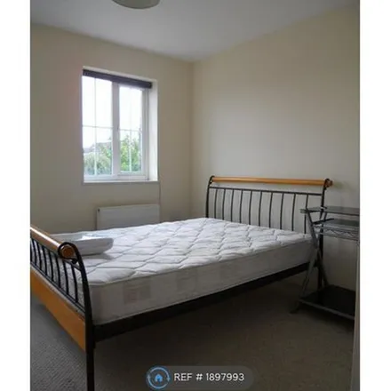 Image 7 - Valley View, Newcastle-under-Lyme, ST5 3FB, United Kingdom - Apartment for rent