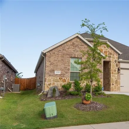 Image 3 - 11304 Summer Rain Blvd, Aubrey, Texas, 76227 - House for sale