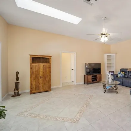 Image 9 - 903 Ramos Drive, The Villages, FL 32159, USA - House for sale