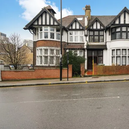 Rent this 5 bed duplex on 31 Belmont Hill in London, SE13 5AY