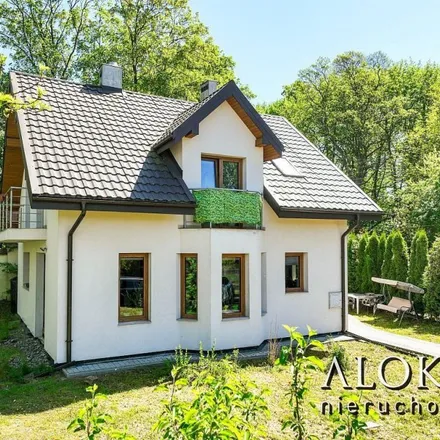 Buy this 5 bed house on 540 in 32-020 Śledziejowice, Poland