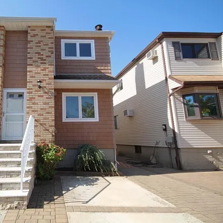 Buy this 3 bed house on 268 Sandalwood Drive in New York, NY 10308