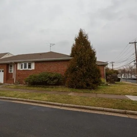 Image 3 - 91 East Munsell Avenue, Linden, NJ 07036, USA - House for sale