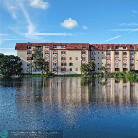 Buy this 1 bed condo on 1325 West 68th Street in Palm Springs Estates, Hialeah