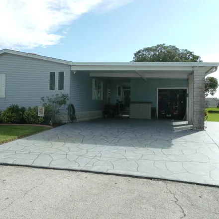 Buy this 3 bed townhouse on 4581 Dewsbury Court in Polk County, FL 33801