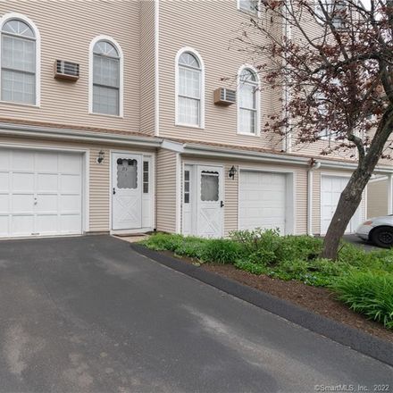 Rent this 2 bed condo on Bristol St Exd in Waterbury, CT