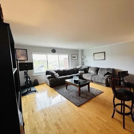 Buy this 1 bed condo on 22 Chestnut Place in Brookline, MA 02445