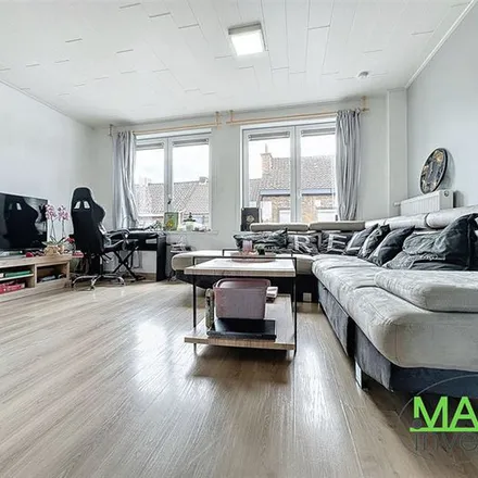 Rent this 2 bed apartment on Chaussée du Risquons-Tout - Risquons-Toutsteenweg 120 in 7700 Mouscron, Belgium