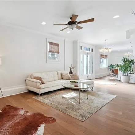 Image 9 - 2141 Annunciation Street, New Orleans, LA 70130, USA - House for sale
