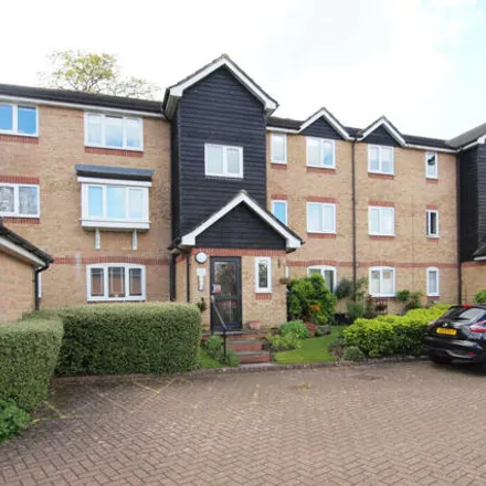 Buy this 1 bed apartment on unnamed road in Banstead, SM7 2BZ