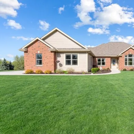 Buy this 3 bed house on W279N8663 Twin Pine Circle in Hartland, Waukesha County