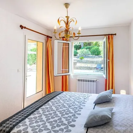 Rent this 4 bed house on La Garonnette in 83120 Sainte-Maxime, France