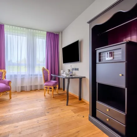 Image 8 - Loftstyle Hotel, Mühleweg 7, 72800 Eningen unter Achalm, Germany - Apartment for rent