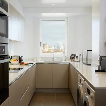 Rent this 3 bed apartment on Ashburn Place in London, SW7 4DN