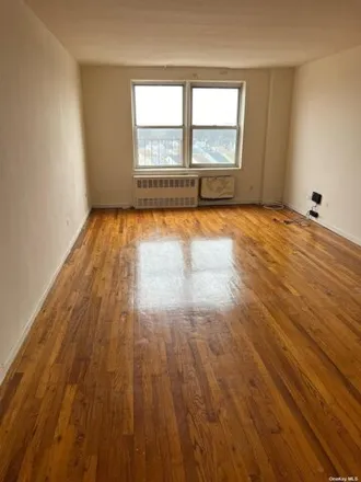 Image 2 - 222-89 Braddock Avenue, New York, NY 11427, USA - Apartment for sale