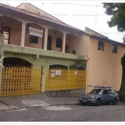 Buy this 2 bed house on Borracharia Colúmbia in Rua Colúmbia, Parque das Nações