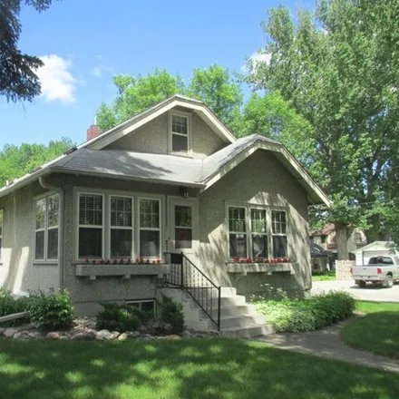 Buy this 3 bed house on 622 13th Ave S in Grand Forks, North Dakota
