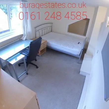 Image 4 - Kingswood Road, Manchester, M14 6SB, United Kingdom - Townhouse for rent