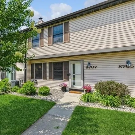 Buy this 2 bed condo on 87th Street in Urbandale, IA 50322