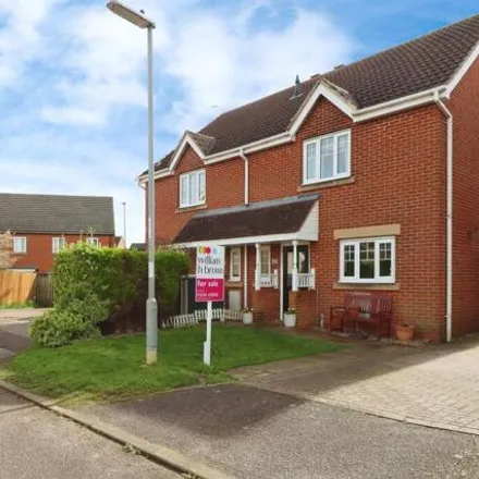 Buy this 3 bed duplex on unnamed road in Desborough, NN14 2FH