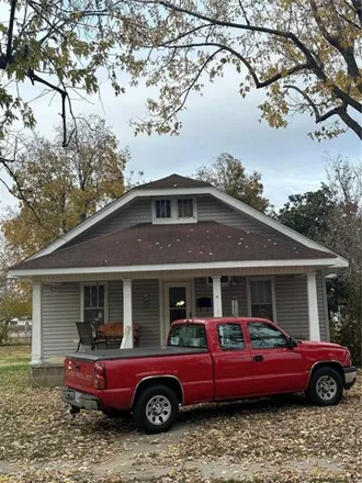Buy this 3 bed house on 361 Warner Street in Sikeston, MO 63801