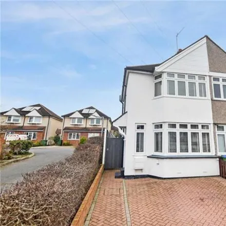 Buy this 2 bed house on 35 Crofton Avenue in Hurst, London