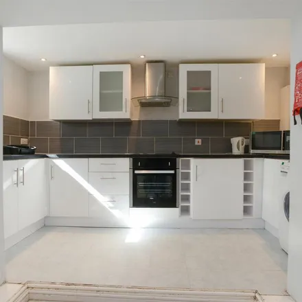 Rent this 4 bed apartment on Forest Road East in Nottingham, NG1 4HT