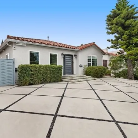 Rent this 5 bed house on 6224 San Vicente Boulevard in Los Angeles, CA 90048