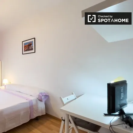 Rent this 3 bed room on Carrer de les Pedreres in 11, 08001 Barcelona