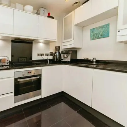 Image 2 - Chronicle Avenue, London, NW9 4BB, United Kingdom - Apartment for sale