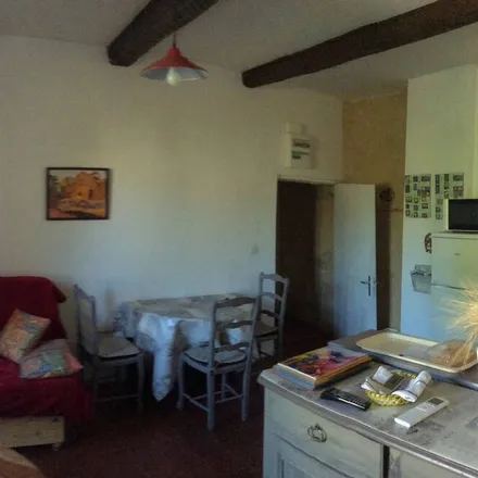 Image 2 - 30210 Collias, France - Apartment for rent