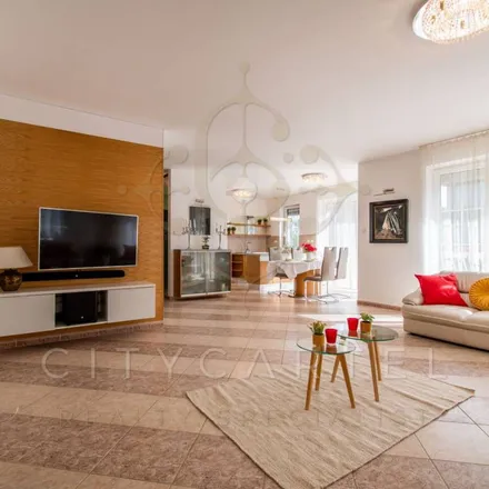 Rent this 5 bed apartment on Budapest in II. utca, 1172
