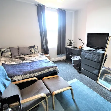 Image 7 - Back Estcourt Avenue, Leeds, LS6 3EY, United Kingdom - Townhouse for rent