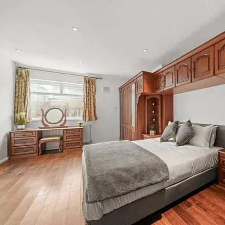 Rent this 1 bed room on Lowfield Road in London, W3 0JG