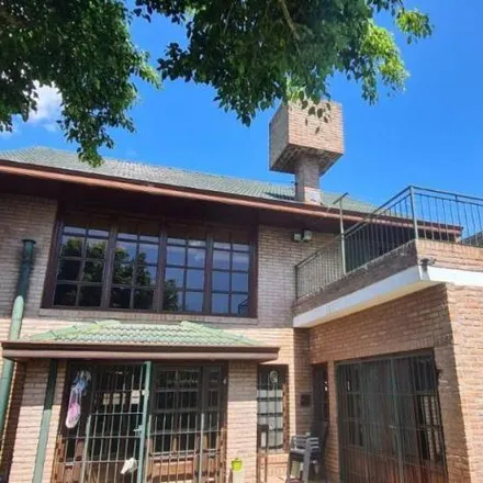 Buy this 4 bed house on Alsina in Quilmes Este, 1878 Quilmes