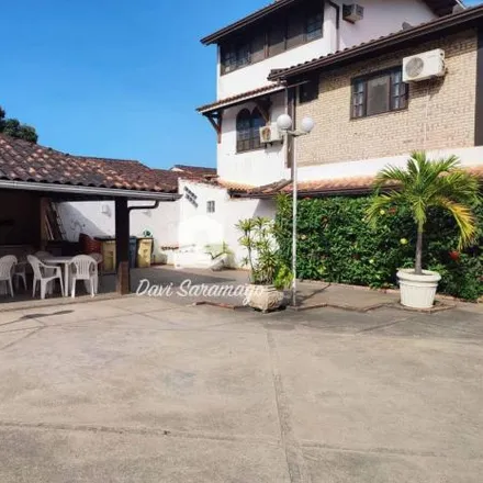 Buy this 4 bed house on Avenida Prefeito Altivo Mendes Linhares 652 in Maravista, Niterói - RJ