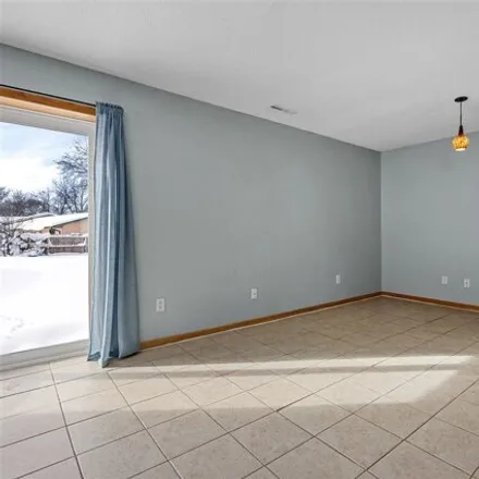 Image 7 - 1530 13th Street, Coralville, IA 52241, USA - House for sale