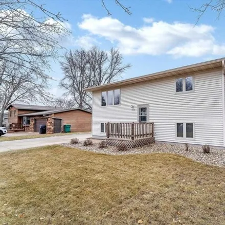 Image 3 - 113 17th Street Northeast, Watertown, SD 57201, USA - House for sale