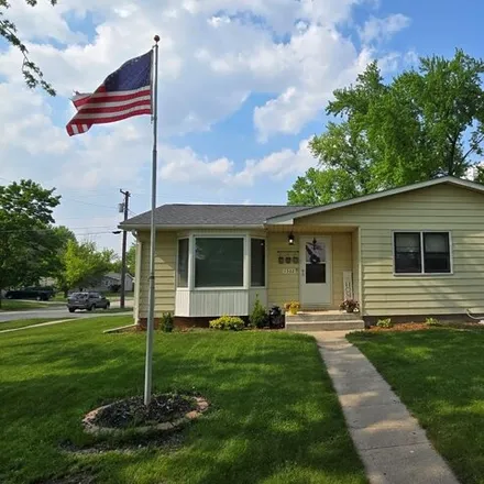 Buy this 5 bed house on 1306 25th Avenue North in Fort Dodge, IA 50501