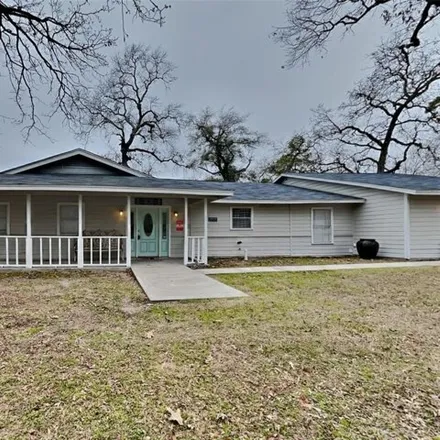 Rent this 4 bed house on 10601 Darby Loop in Montgomery County, TX 77385