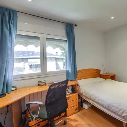 Rent this 6 bed room on Madrid in Eurocolegio Casvi Castillo de Villaviciosa, Avenida Valle