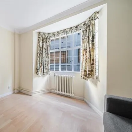 Image 4 - Russell Court, Woburn Place, London, WC1H 0LH, United Kingdom - Apartment for sale