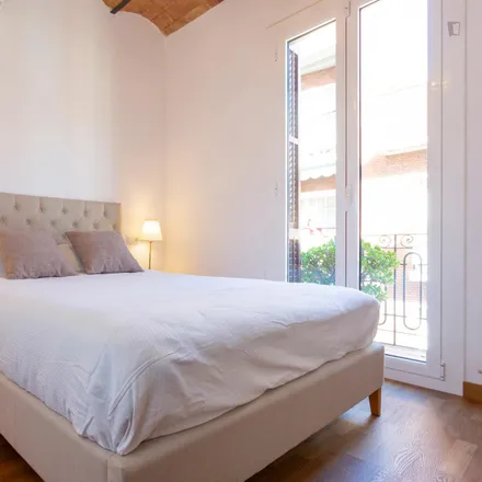 Rent this 2 bed apartment on Kebab Inn in Carrer d'Alcolea, 08001 Barcelona