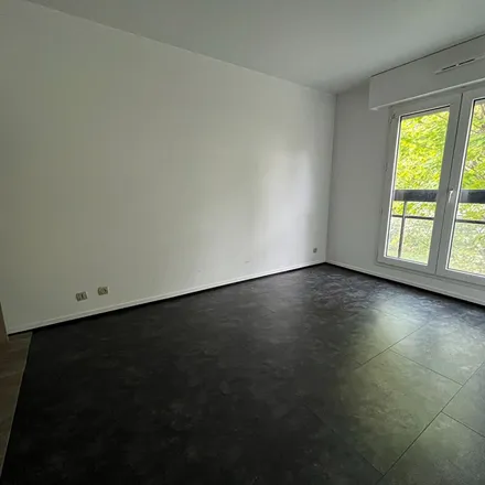 Rent this 2 bed apartment on Immobilière de Sèvres in Grande Rue, 92310 Sèvres